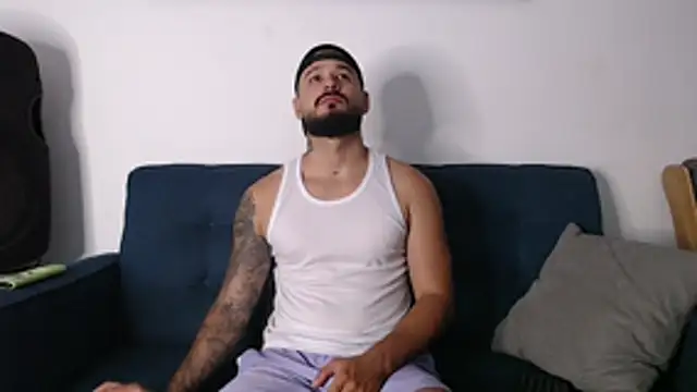 Snapshot of Eric_Evans1 chatting on 11/04/25, 03:27 Eric Evans1 online show from 11/04/25, 03:27