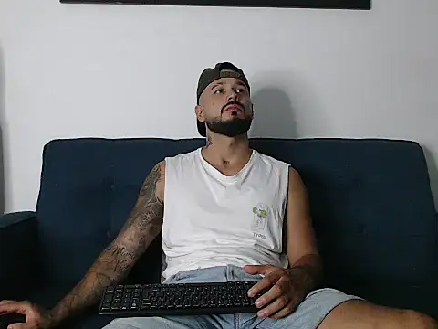 Snapshot of Eric_Evans1 chatting on 11/07/25, 03:50 Eric Evans1 online show from 11/07/25, 03:50