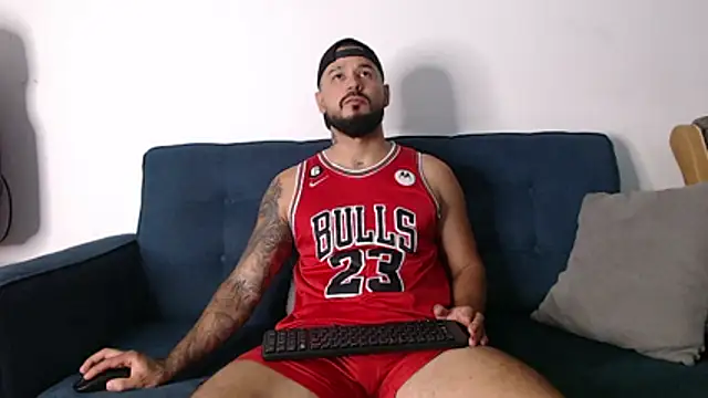 Snapshot of Eric_Evans1 chatting on 11/11/25, 04:01 Eric Evans1 online show from 11/11/25, 04:01