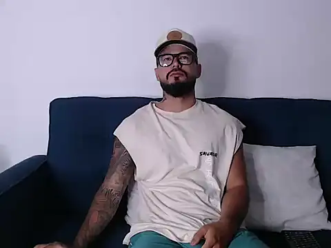 Snapshot of Eric_Evans1 chatting on 11/21/25, 10:47 Eric Evans1 online show from 11/21/25, 10:47