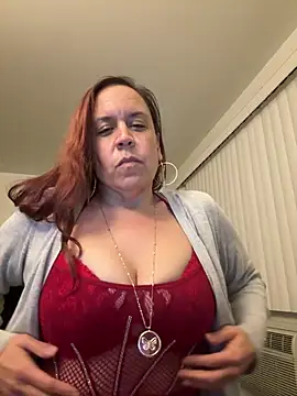 Snapshot of AustinandTaraHtx chatting on 09/12/25, 06:35 AustinandTaraHtx online show from 09/12/25, 06:35