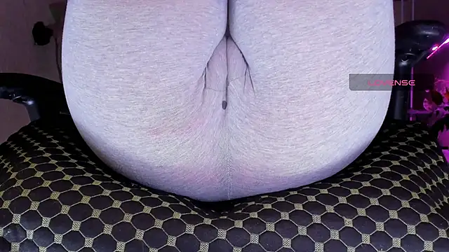 Cameltoe squirt inPants online show from 11/21/25, 01:43