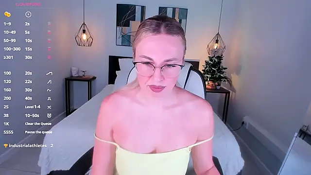 Lexi terele online show from 12/15/25, 06:39