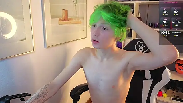 Your avatar online show from 11/20/25, 01:28