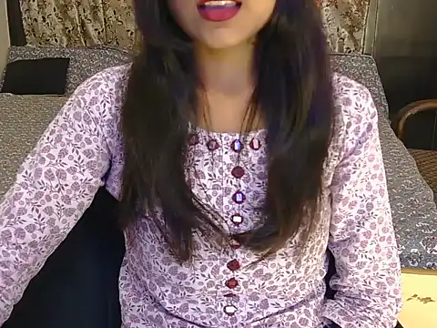 hoty-priya online show from 11/21/25, 04:55