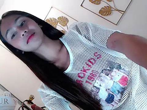 Snapshot of sweety_kyrah18 chatting on 10/04/25, 09:57 sweety kyrah18 online show from 10/04/25, 09:57