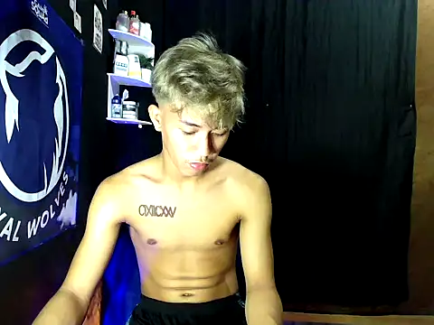 naughtyboyloy 0 online show from 11/09/25, 10:46