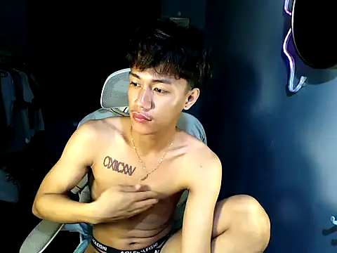 naughtyboyloy 0 online show from 05/15/26, 01:34