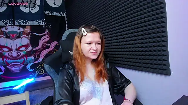 Nora lovvvv online show from 10/16/25, 10:16