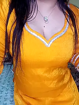 Snapshot of PRIYA_22 chatting on 01/18/26, 06:17 PRIYA 22 online show from 01/18/26, 06:17