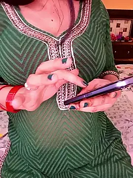 Snapshot of PRIYA_22 chatting on 02/25/26, 07:01 PRIYA 22 online show from 02/25/26, 07:01