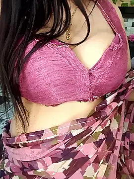 PRIYA 22 online show from 05/18/26, 04:46