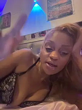 Snapshot of Angelbunnyy chatting on 02/01/26, 04:33 Angelbunnyy online show from 02/01/26, 04:33