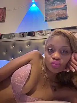 Snapshot of Angelbunnyy chatting on 02/05/26, 05:56 Angelbunnyy online show from 02/05/26, 05:56