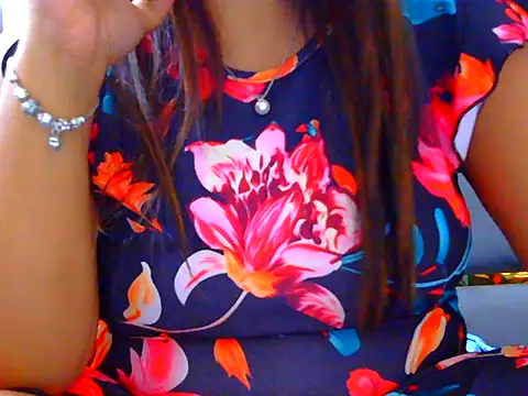 Snapshot of mayalove890 chatting on 11/11/25, 05:13 mayalove890 online show from 11/11/25, 05:13