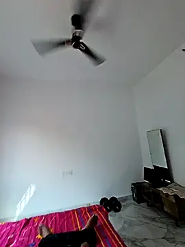 Snapshot of LundBoyram chatting on 11/02/25, 08:17 LundBoyram online show from 11/02/25, 08:17