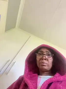 teasernubian online show from 03/11/26, 09:37