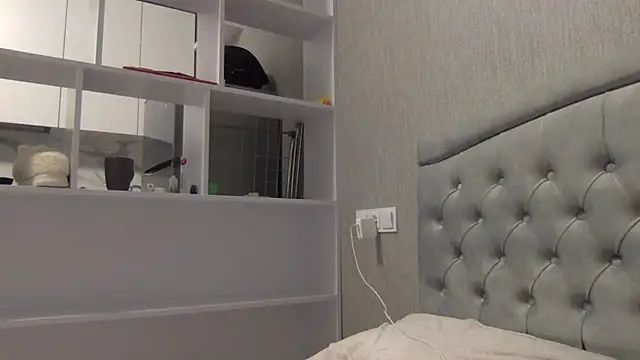 Snapshot of angelina_sunshine chatting on 10/31/25, 01:06 angelina sunshine online show from 10/31/25, 01:06