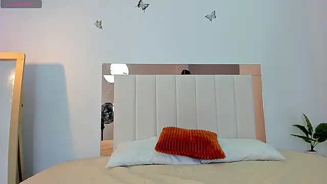 Doll Isa  online show from 01/14/26, 06:35