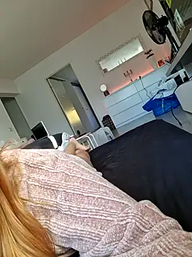 Snapshot of NibbleSweetie chatting on 10/11/25, 01:20 NibbleSweetie online show from 10/11/25, 01:20