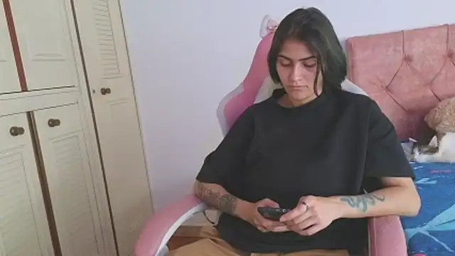 Crystal Star  online show from 10/30/25, 06:08