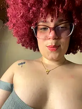 Snapshot of Enyagleam_ chatting on 10/23/25, 02:33 Enyagleam online show from 10/23/25, 02:33