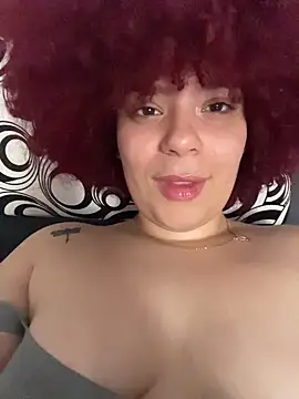 Snapshot of Enyagleam_ chatting on 10/27/25, 09:19 Enyagleam online show from 10/27/25, 09:19