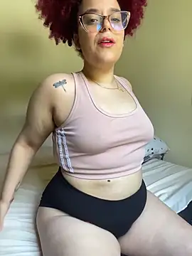 Snapshot of Enyagleam_ chatting on 11/16/25, 08:14 Enyagleam online show from 11/16/25, 08:14