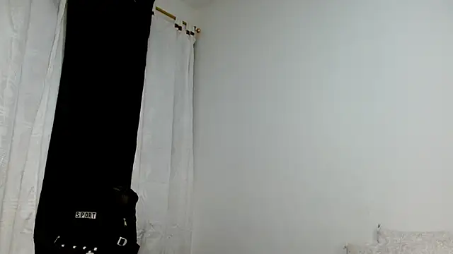 Snapshot of Gia_Lee chatting on 09/14/25, 04:11 Gia Lee online show from 09/14/25, 04:11
