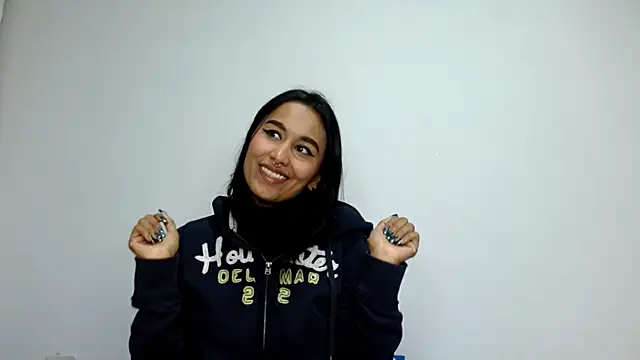 Snapshot of Gia_Lee chatting on 10/02/25, 03:13 Gia Lee online show from 10/02/25, 03:13