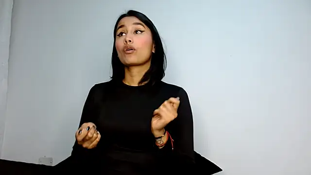 Snapshot of Gia_Lee chatting on 10/11/25, 02:55 Gia Lee online show from 10/11/25, 02:55