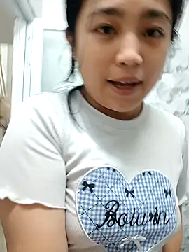 Snapshot of Minn-cute chatting on 09/16/25, 11:00 Minn-cute online show from 09/16/25, 11:00