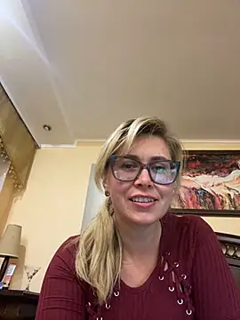 Crystal00Girl online show from 10/03/25, 09:45