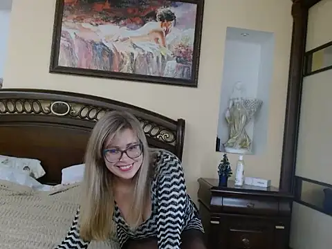 Crystal00Girl online show from 12/13/25, 08:14