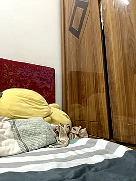 Snapshot of July-Asian chatting on 10/25/25, 02:56 July-Asian online show from 10/25/25, 02:56