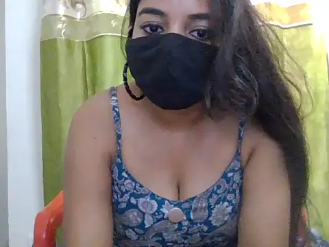 Snapshot of Little_toy_girl chatting on 09/15/25, 09:20 Little toy girl online show from 09/15/25, 09:20