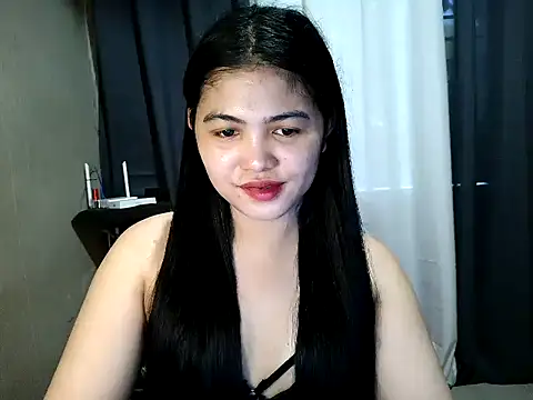 Snapshot of TrixieCollins chatting on 11/17/25, 06:52 TrixieCollins online show from 11/17/25, 06:52