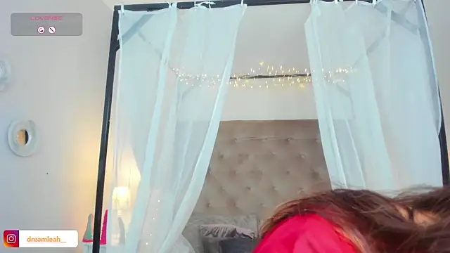 Snapshot of dreamleah_ chatting on 11/23/25, 05:18 dreamleah online show from 11/23/25, 05:18
