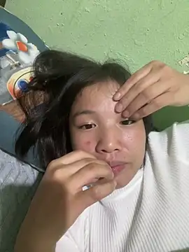 Snapshot of QueenLink chatting on 10/28/25, 04:42 QueenLink online show from 10/28/25, 04:42