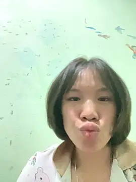 Snapshot of QueenLink chatting on 11/05/25, 05:46 QueenLink online show from 11/05/25, 05:46