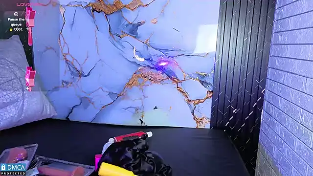 nena cupcake  online show from 10/18/25, 11:11