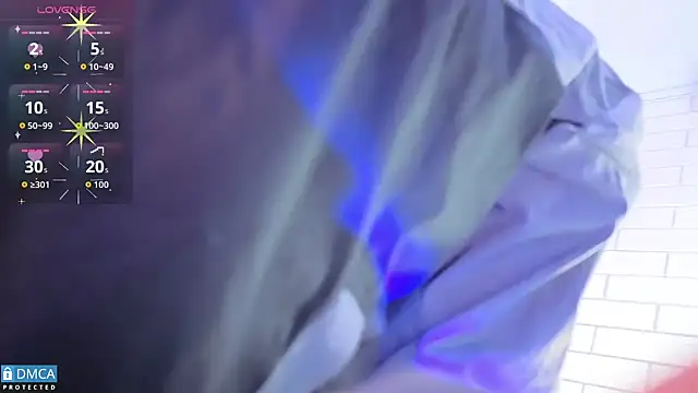 nena cupcake  online show from 11/06/25, 11:11