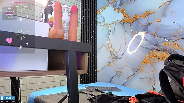 nena cupcake  online show from 11/26/25, 11:11