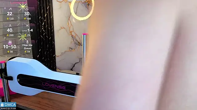 nena cupcake  online show from 12/04/25, 11:08