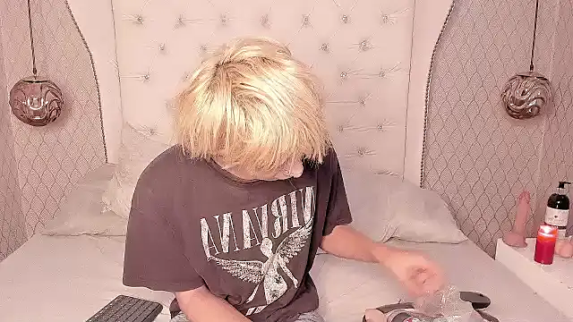 OliIverr22 online show from 10/19/25, 01:12