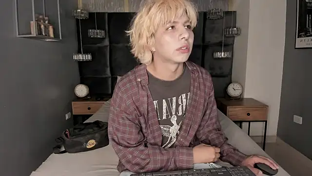 OliIverr22 online show from 11/11/25, 06:30