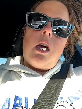 Snapshot of hornykitty1210 chatting on 10/27/25, 07:07 hornykitty1210 online show from 10/27/25, 07:07