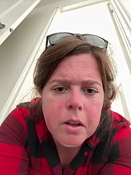 Snapshot of hornykitty1210 chatting on 10/28/25, 02:53 hornykitty1210 online show from 10/28/25, 02:53