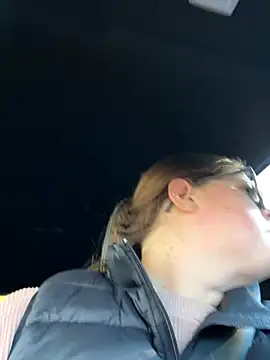 Snapshot of hornykitty1210 chatting on 11/04/25, 03:11 hornykitty1210 online show from 11/04/25, 03:11