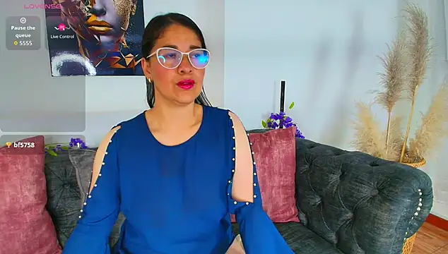 Snapshot of Alana_steel_1 chatting on 09/28/25, 11:59 Alana steel 1 online show from 09/28/25, 11:59